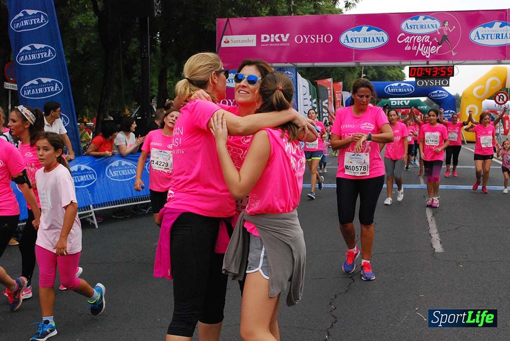 Carrera de la Mujer Sevilla meta 3 (arco derecho) desde el minuto 42 hasta el 47