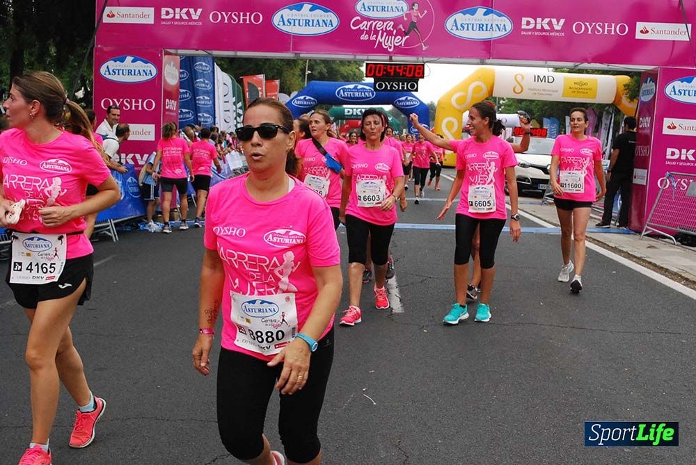 Carrera de la Mujer Sevilla meta 3 (arco derecho) desde el minuto 42 hasta el 47