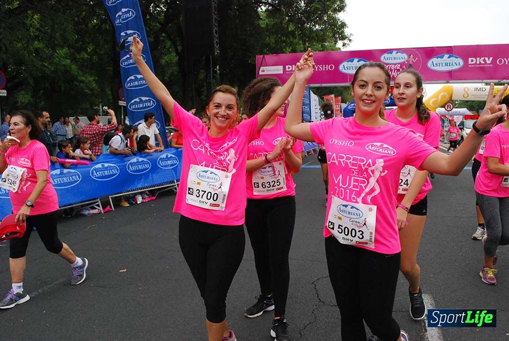 Carrera de la Mujer Sevilla meta 3 (arco derecho) desde el minuto 42 hasta el 47