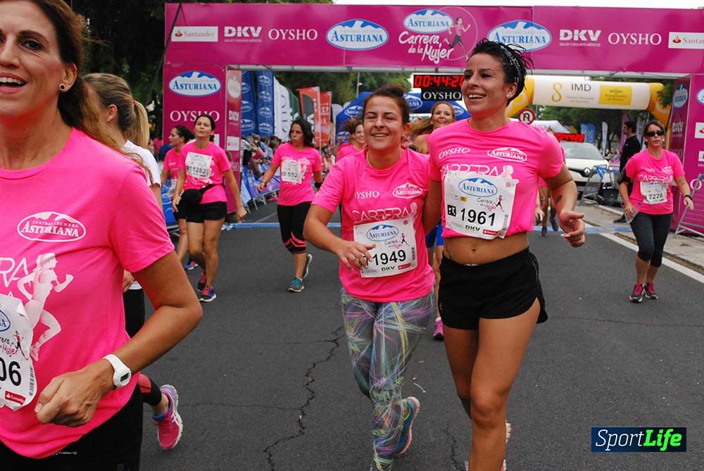 Carrera de la Mujer Sevilla meta 3 (arco derecho) desde el minuto 42 hasta el 47