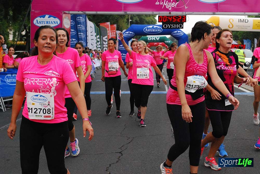 Carrera de la Mujer Sevilla meta 3 (arco derecho) desde el minuto 42 hasta el 47