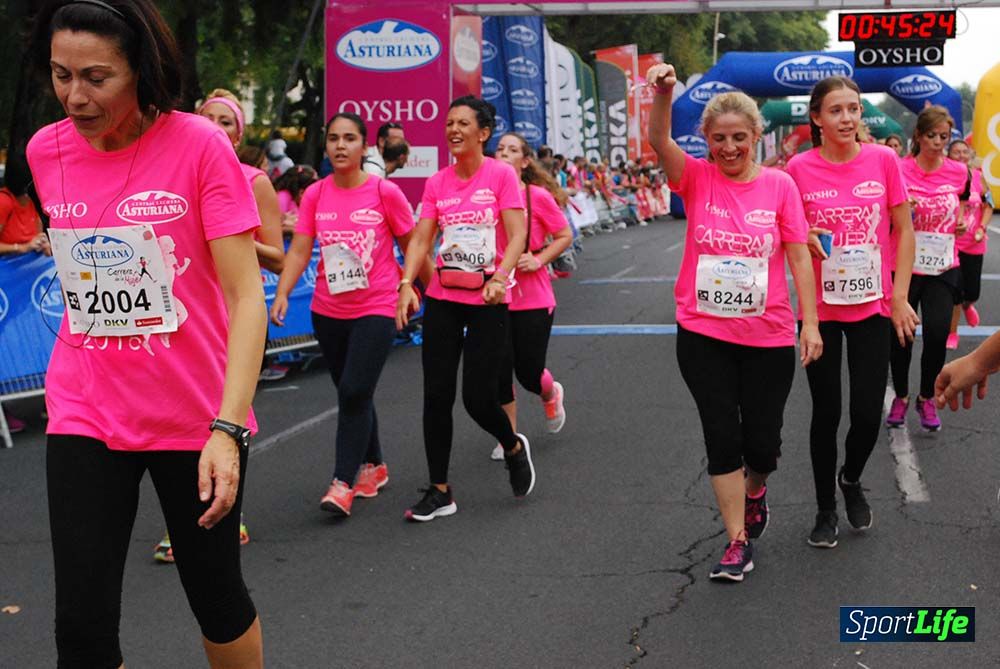Carrera de la Mujer Sevilla meta 3 (arco derecho) desde el minuto 42 hasta el 47