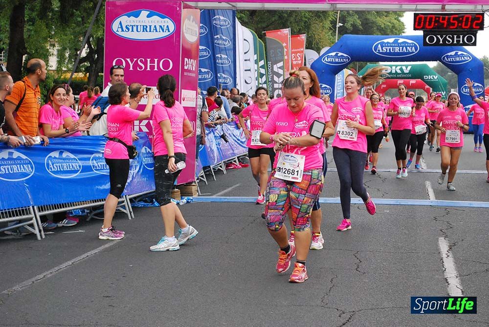 Carrera de la Mujer Sevilla meta 3 (arco derecho) desde el minuto 42 hasta el 47