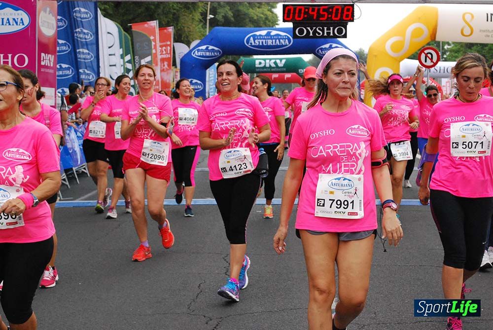 Carrera de la Mujer Sevilla meta 3 (arco derecho) desde el minuto 42 hasta el 47