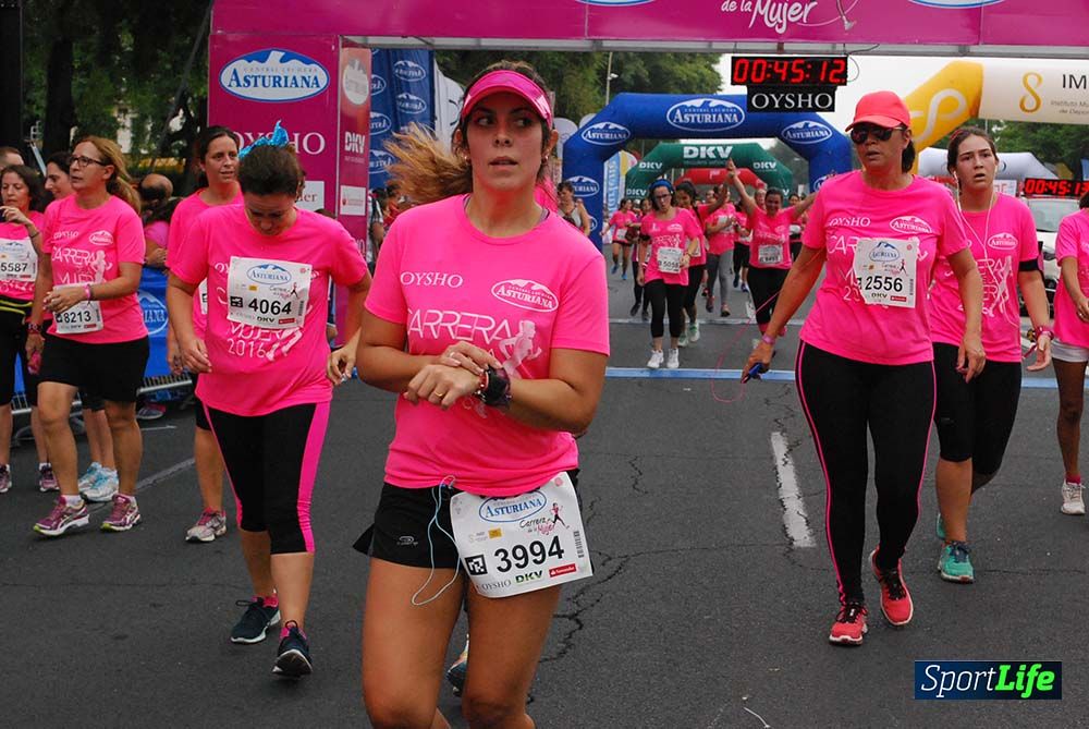 Carrera de la Mujer Sevilla meta 3 (arco derecho) desde el minuto 42 hasta el 47