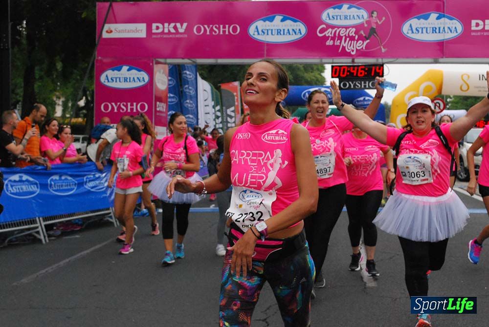 Carrera de la Mujer Sevilla meta 3 (arco derecho) desde el minuto 42 hasta el 47