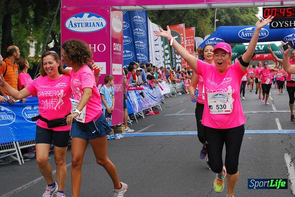 Carrera de la Mujer Sevilla meta 3 (arco derecho) desde el minuto 42 hasta el 47