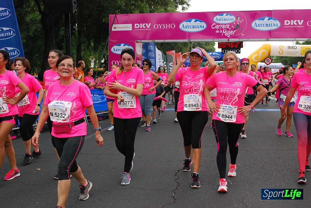 Carrera de la Mujer Sevilla meta 3 (arco derecho) desde el minuto 42 hasta el 47