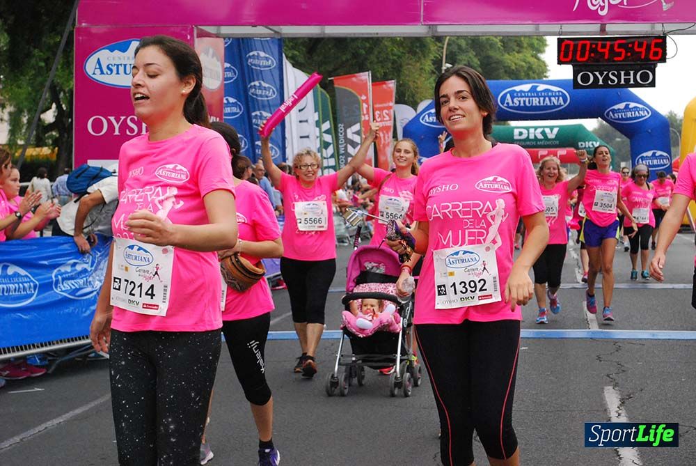 Carrera de la Mujer Sevilla meta 3 (arco derecho) desde el minuto 42 hasta el 47