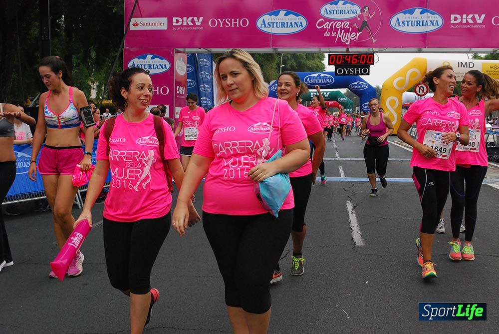 Carrera de la Mujer Sevilla meta 3 (arco derecho) desde el minuto 42 hasta el 47