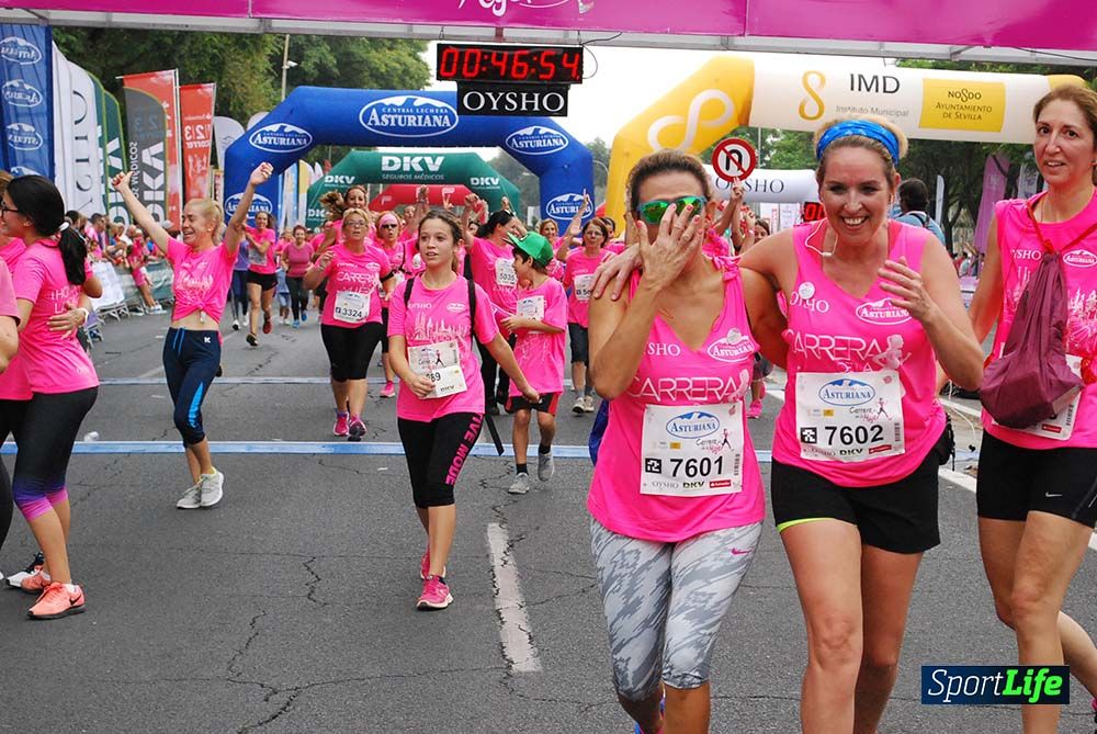 Carrera de la Mujer Sevilla meta 3 (arco derecho) desde el minuto 42 hasta el 47