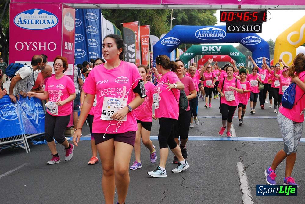 Carrera de la Mujer Sevilla meta 3 (arco derecho) desde el minuto 42 hasta el 47