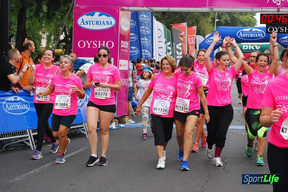 Carrera de la Mujer Sevilla meta 3 (arco derecho) desde el minuto 42 hasta el 47