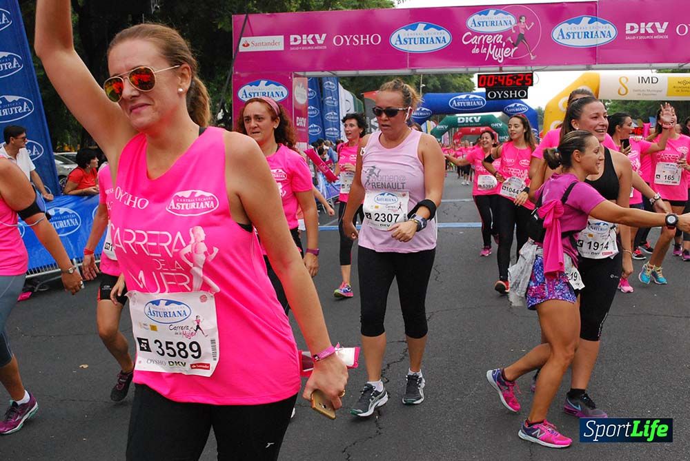 Carrera de la Mujer Sevilla meta 3 (arco derecho) desde el minuto 42 hasta el 47