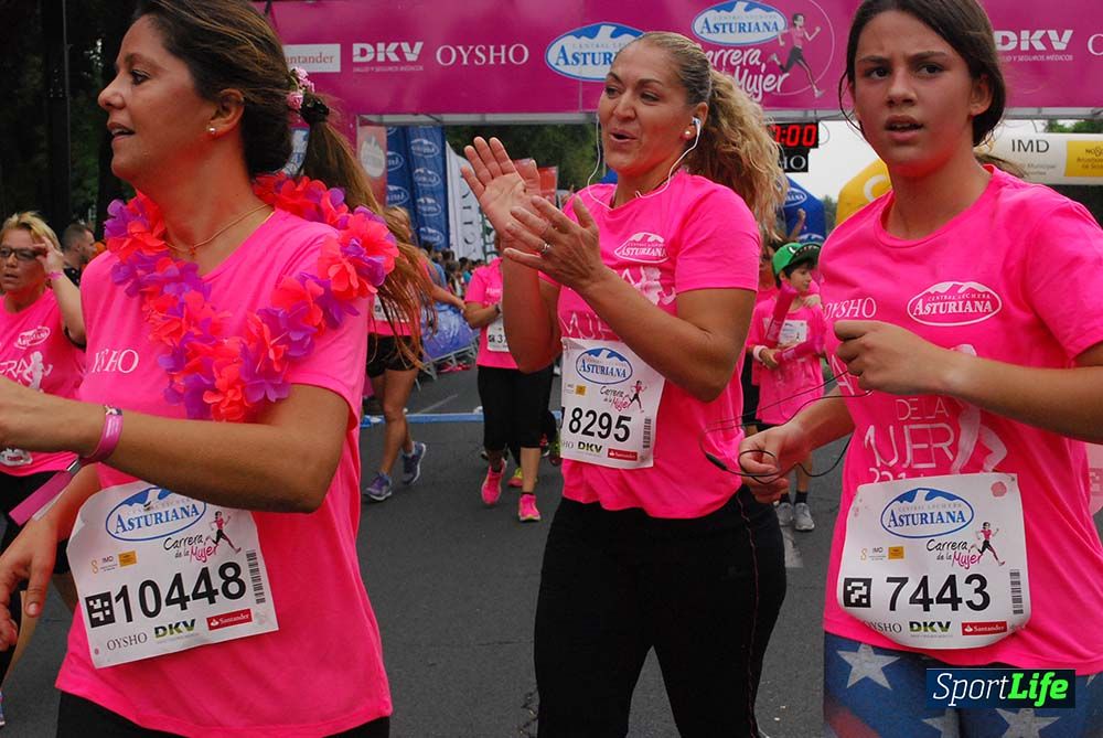 Carrera de la Mujer Sevilla meta 3 (arco derecho) desde el minuto 42 hasta el 47
