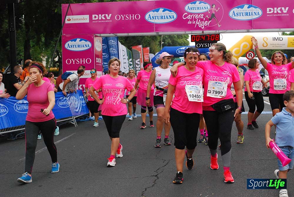Carrera de la Mujer Sevilla meta 3 (arco derecho) desde el minuto 42 hasta el 47