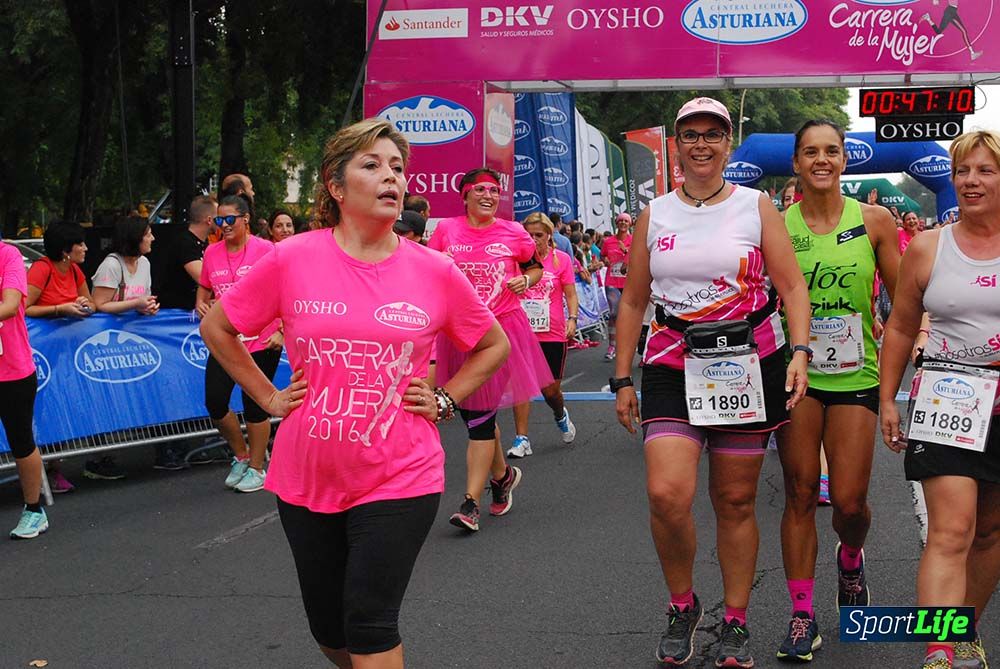 Carrera de la Mujer Sevilla meta 3 (arco derecho) desde el minuto 42 hasta el 47