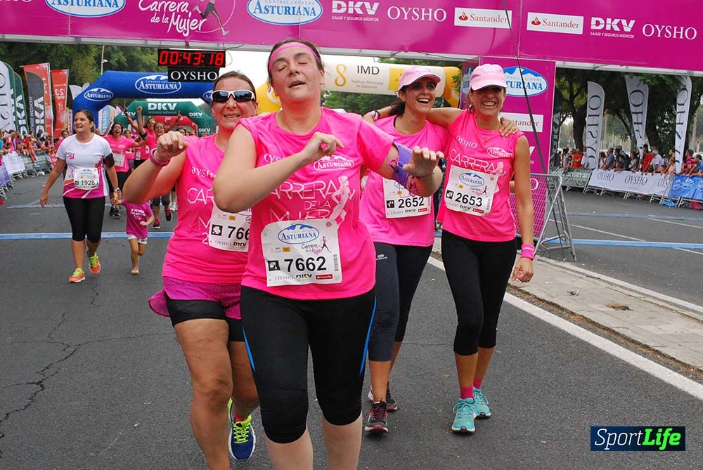 Carrera de la Mujer Sevilla meta 3 (arco derecho) desde el minuto 42 hasta el 47
