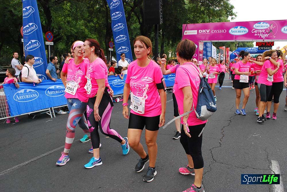 Carrera de la Mujer Sevilla meta 3 (arco derecho) desde el minuto 42 hasta el 47