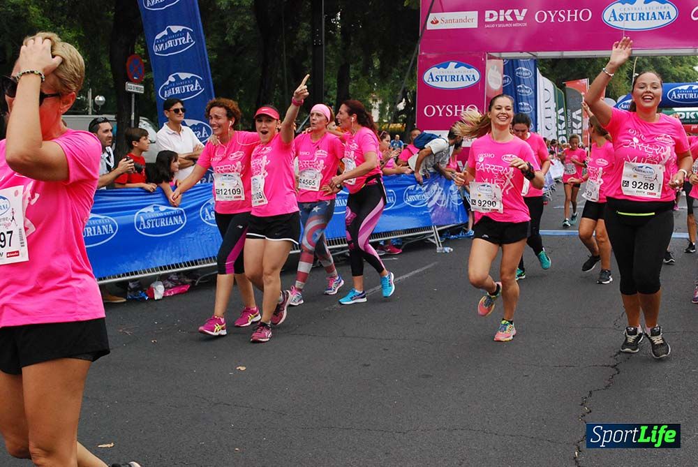 Carrera de la Mujer Sevilla meta 3 (arco derecho) desde el minuto 42 hasta el 47