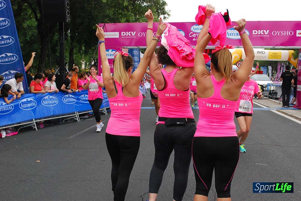 Carrera de la Mujer Sevilla meta 3 (arco derecho) desde el minuto 42 hasta el 47