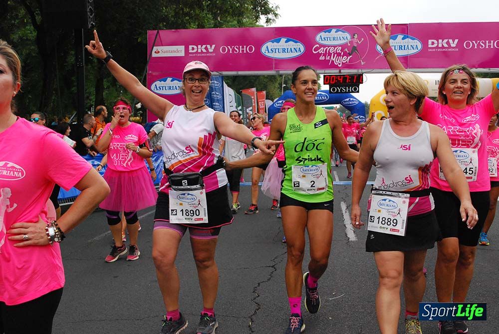 Carrera de la Mujer Sevilla meta 3 (arco derecho) desde el minuto 42 hasta el 47