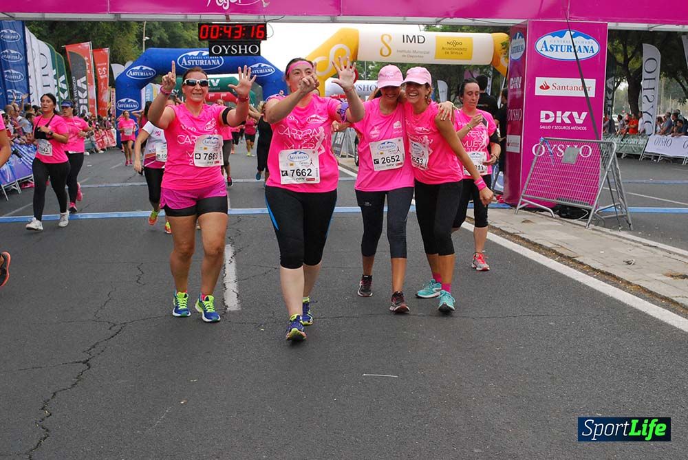 Carrera de la Mujer Sevilla meta 3 (arco derecho) desde el minuto 42 hasta el 47
