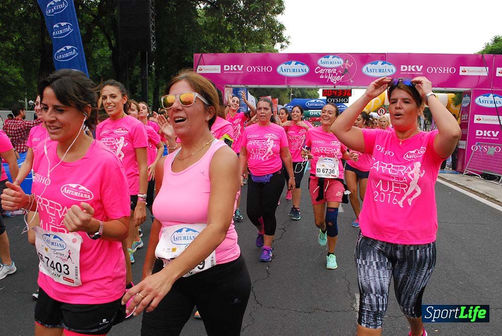Carrera de la Mujer Sevilla meta 3 (arco derecho) desde el minuto 42 hasta el 47