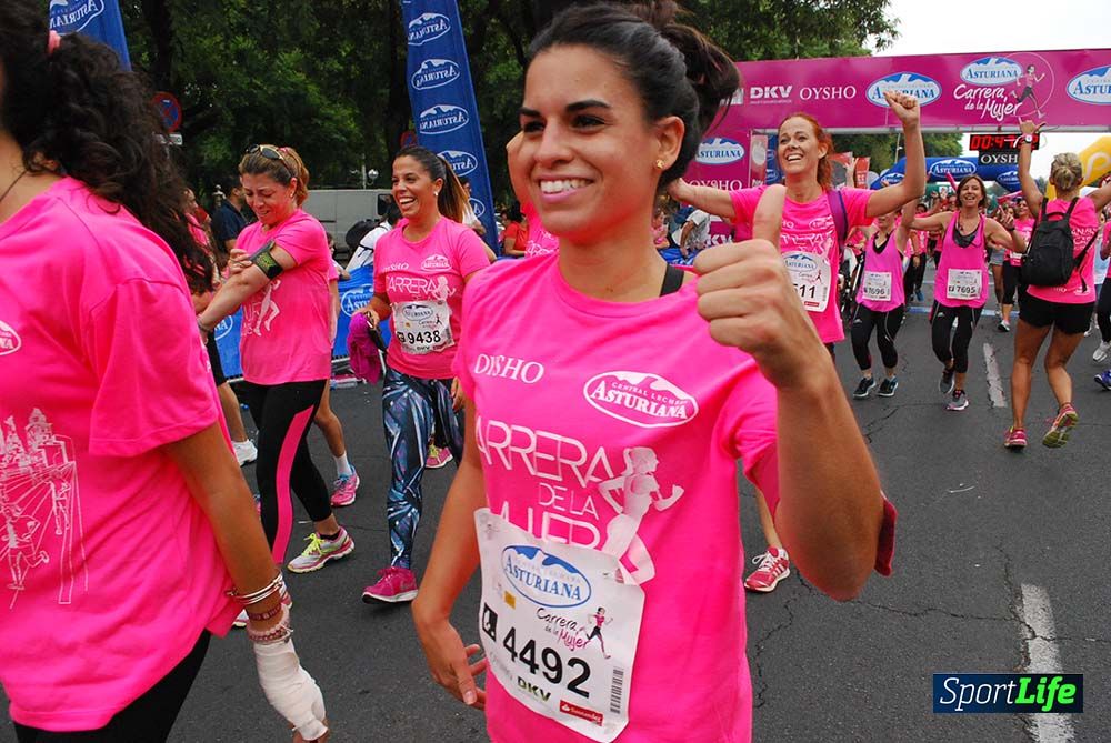Carrera de la Mujer Sevilla meta 3 (arco derecho) desde el minuto 42 hasta el 47