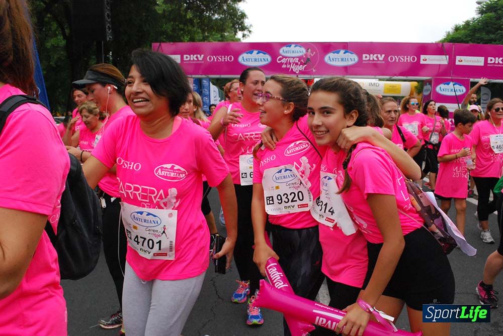 Carrera de la Mujer Sevilla meta 7 (arco derecho) desde el minuto 57 hasta 1h