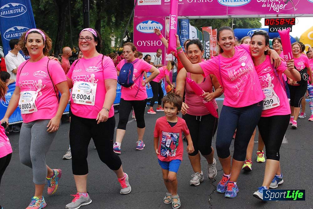 Carrera de la Mujer Sevilla meta 7 (arco derecho) desde el minuto 57 hasta 1h