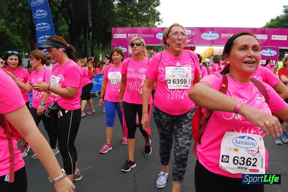 Carrera de la Mujer Sevilla meta 7 (arco derecho) desde el minuto 57 hasta 1h