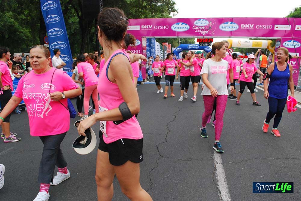 Carrera de la Mujer Sevilla meta 7 (arco derecho) desde el minuto 57 hasta 1h