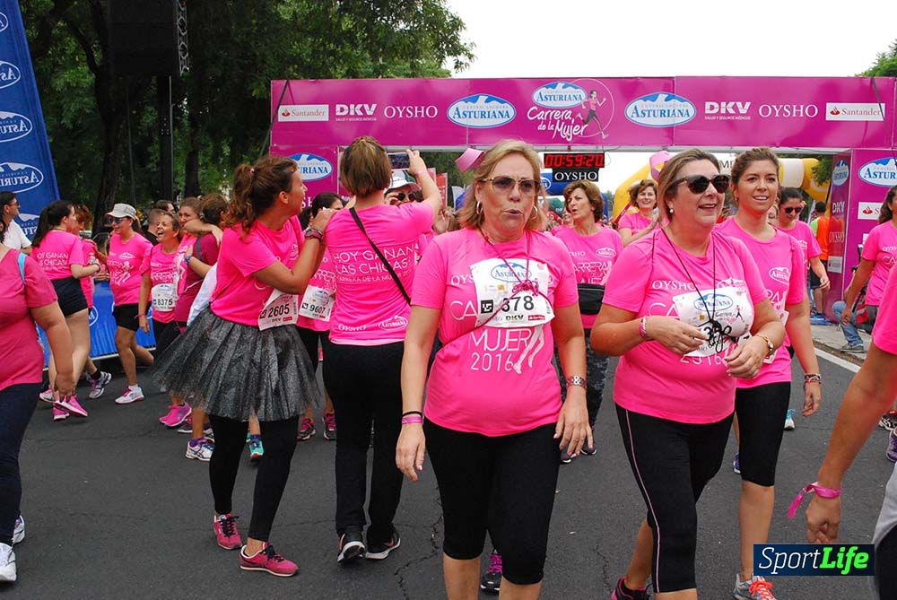Carrera de la Mujer Sevilla meta 7 (arco derecho) desde el minuto 57 hasta 1h
