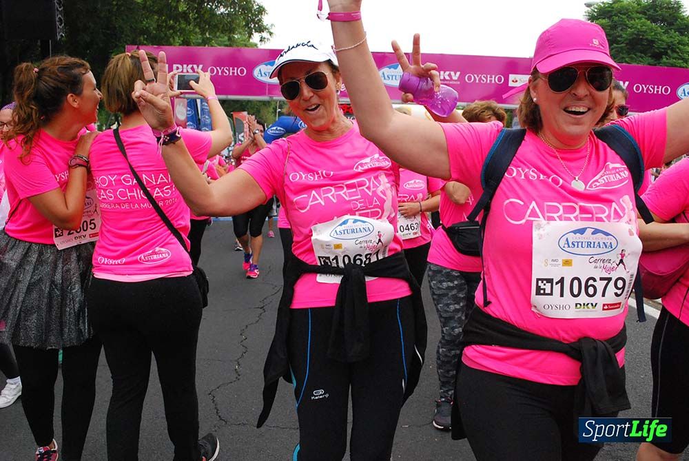 Carrera de la Mujer Sevilla meta 7 (arco derecho) desde el minuto 57 hasta 1h