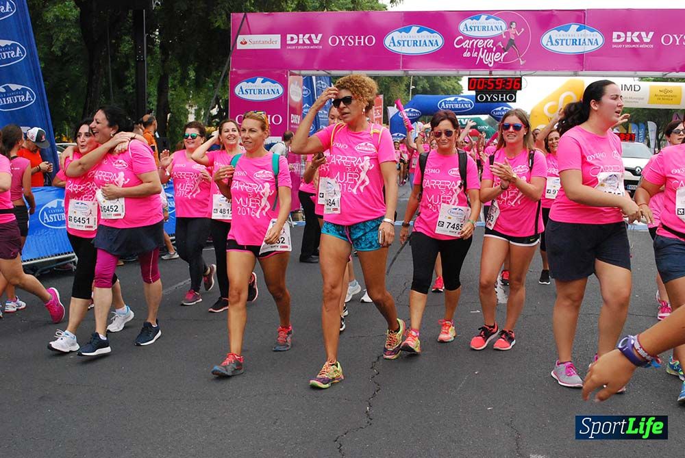 Carrera de la Mujer Sevilla meta 7 (arco derecho) desde el minuto 57 hasta 1h