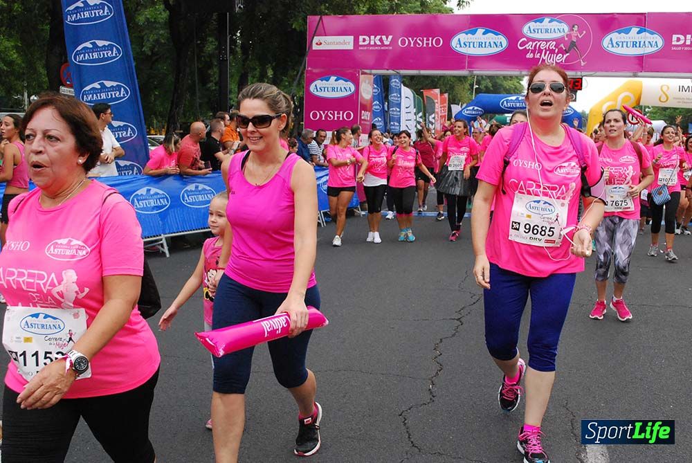 Carrera de la Mujer Sevilla meta 7 (arco derecho) desde el minuto 57 hasta 1h