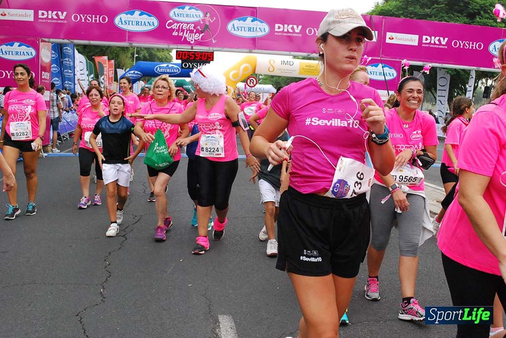 Carrera de la Mujer Sevilla meta 7 (arco derecho) desde el minuto 57 hasta 1h