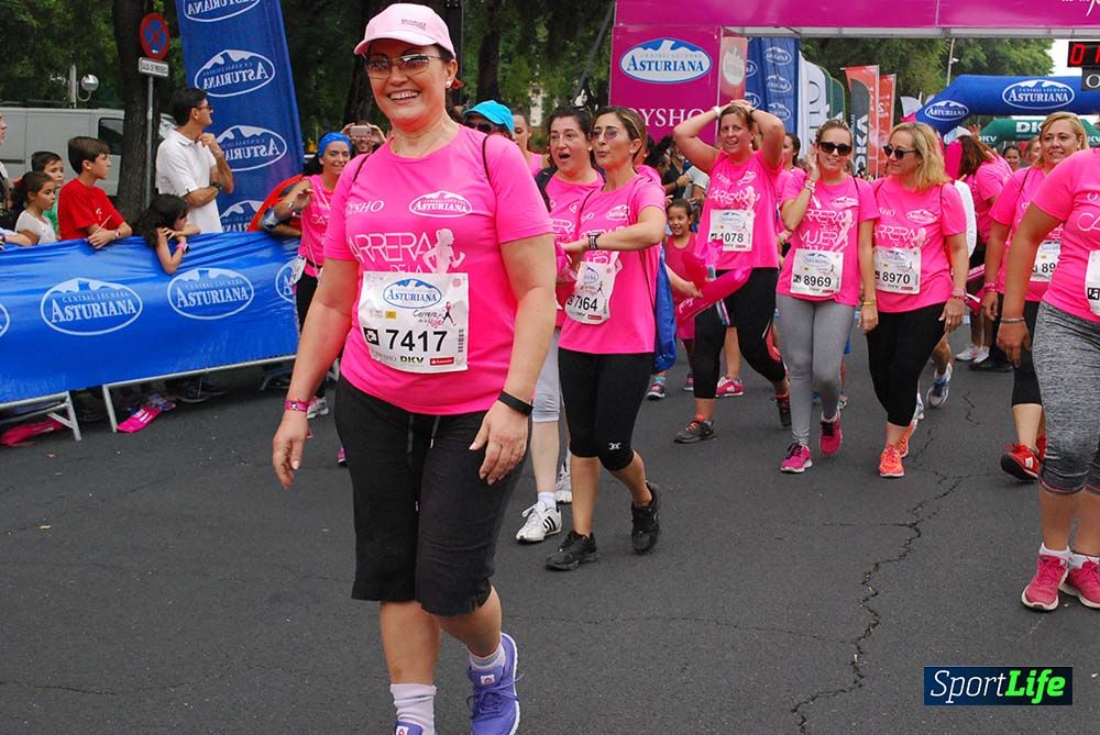 Carrera de la Mujer Sevilla meta 7 (arco derecho) desde el minuto 57 hasta 1h
