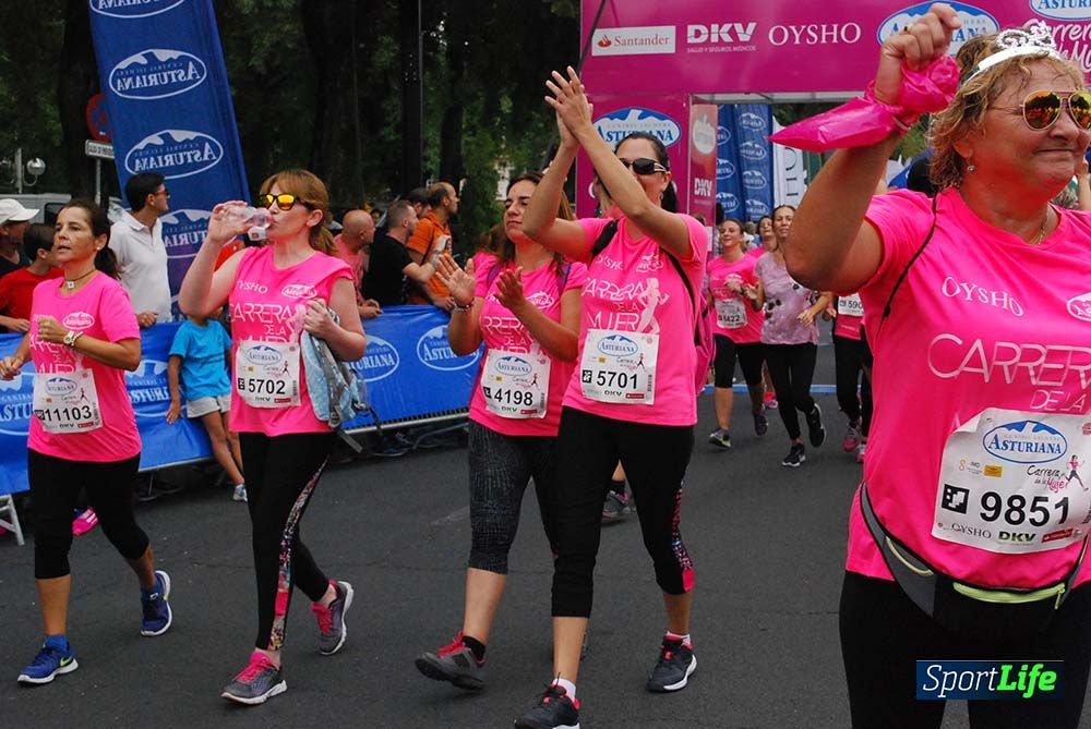 Carrera de la Mujer Sevilla meta 7 (arco derecho) desde el minuto 57 hasta 1h