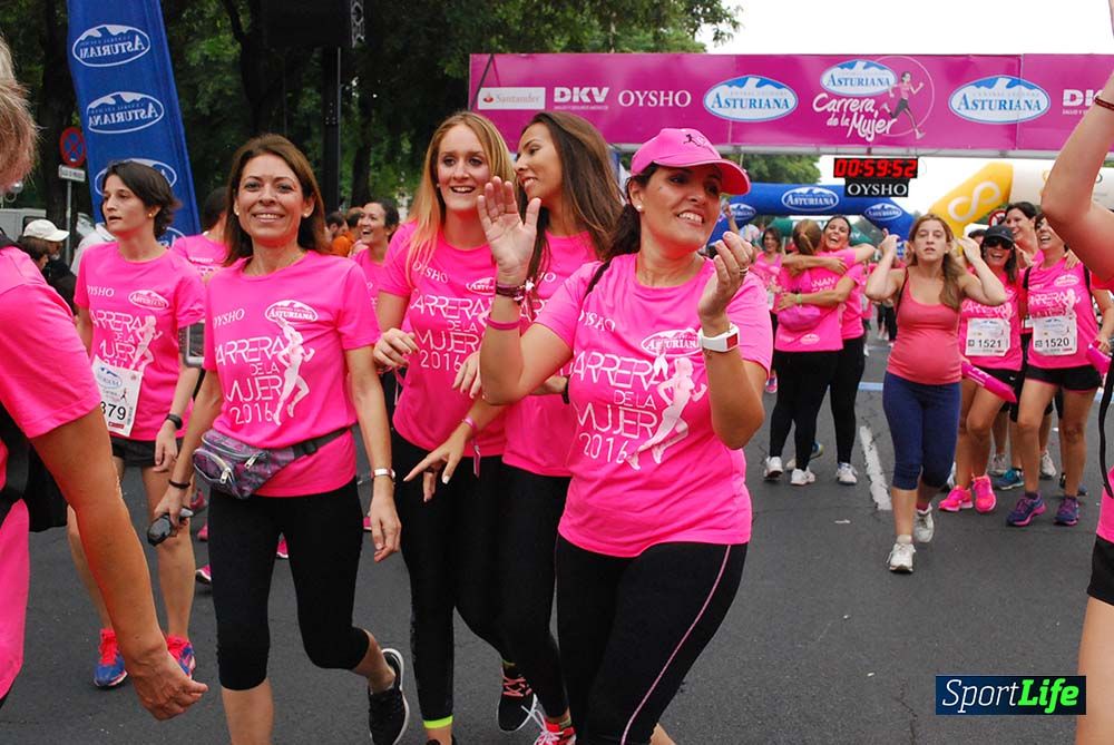 Carrera de la Mujer Sevilla meta 7 (arco derecho) desde el minuto 57 hasta 1h