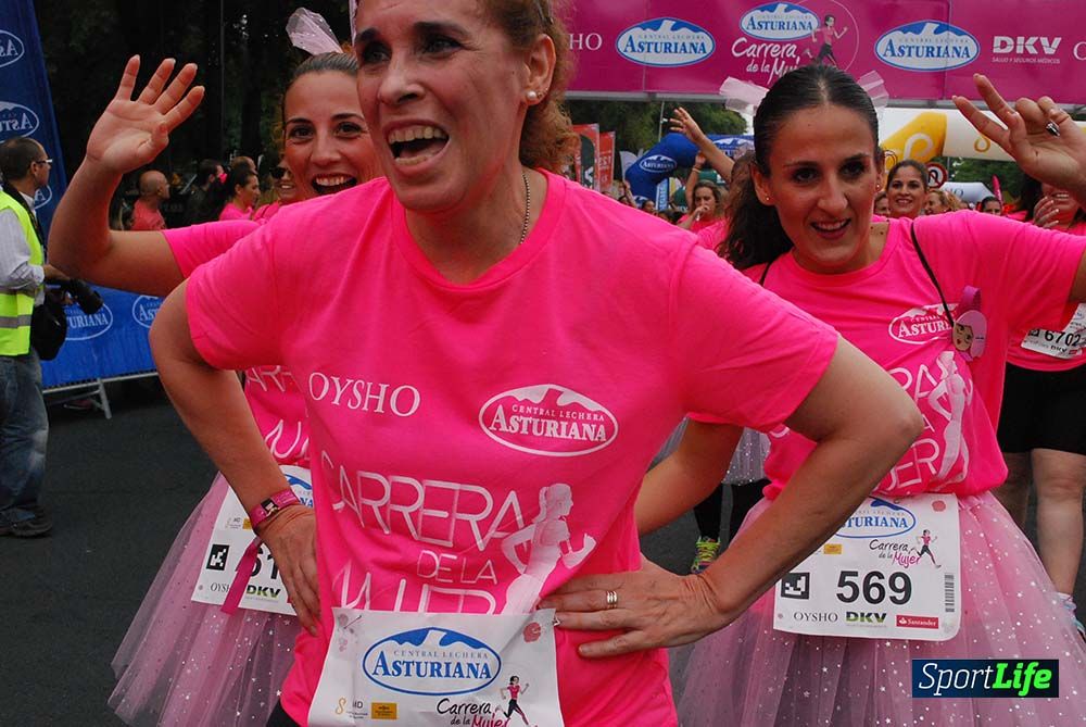 Carrera de la Mujer Sevilla meta 7 (arco derecho) desde el minuto 57 hasta 1h