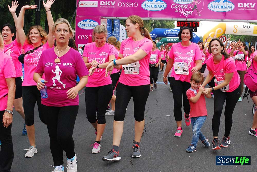 Carrera de la Mujer Sevilla meta 7 (arco derecho) desde el minuto 57 hasta 1h