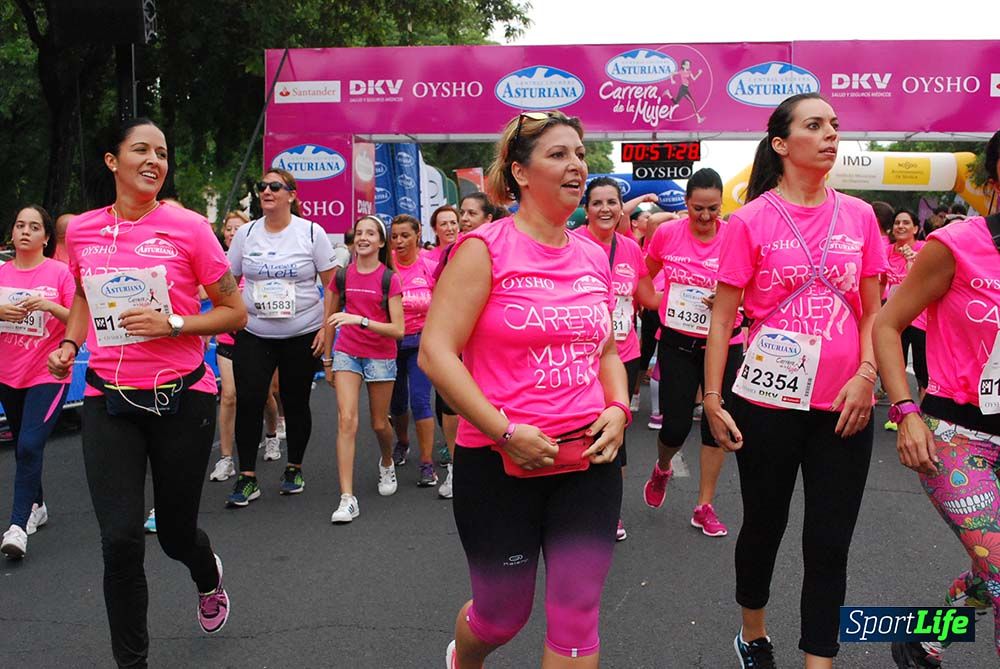 Carrera de la Mujer Sevilla meta 7 (arco derecho) desde el minuto 57 hasta 1h