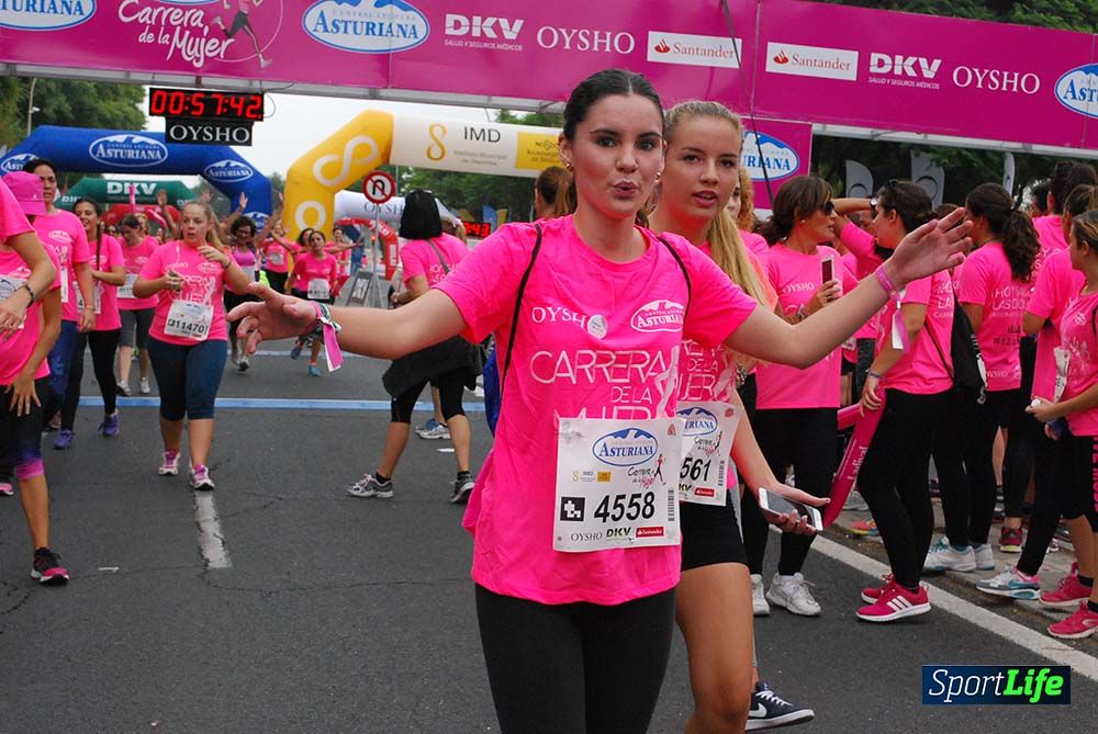 Carrera de la Mujer Sevilla meta 7 (arco derecho) desde el minuto 57 hasta 1h