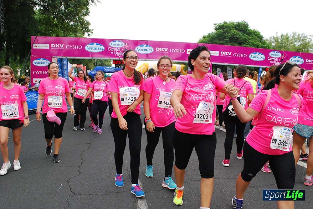 Carrera de la Mujer Sevilla meta 7 (arco derecho) desde el minuto 57 hasta 1h
