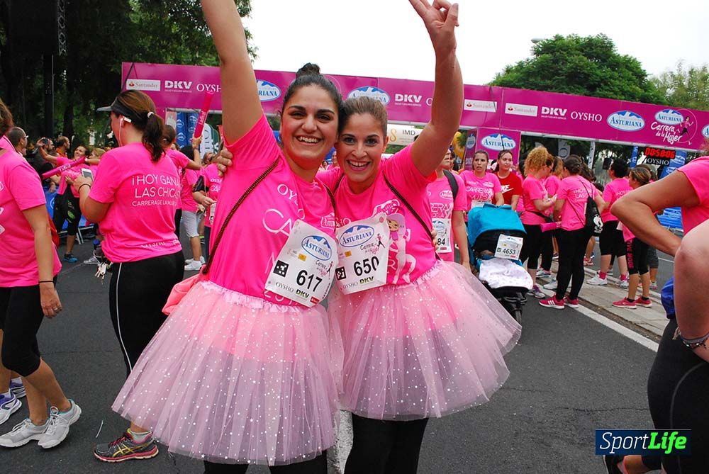 Carrera de la Mujer Sevilla meta 7 (arco derecho) desde el minuto 57 hasta 1h