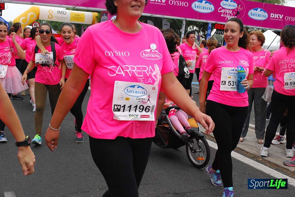 Carrera de la Mujer Sevilla meta 7 (arco derecho) desde el minuto 57 hasta 1h