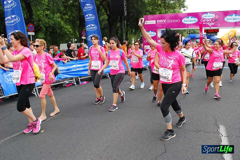 Carrera de la Mujer Sevilla meta 9 (arco derecho) desde 1h05 a 1h12