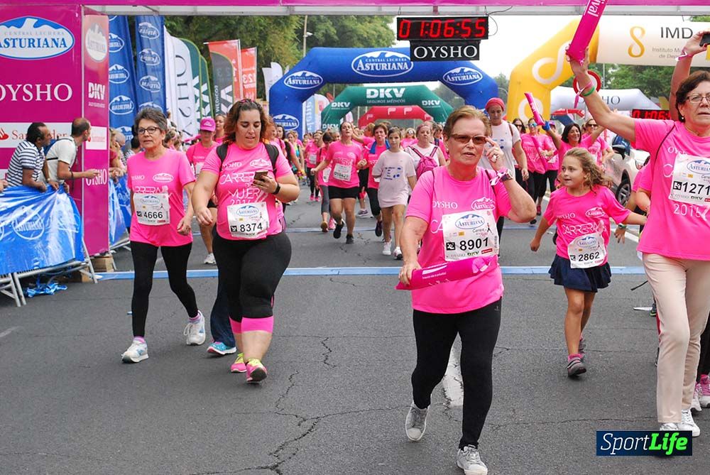 Carrera de la Mujer Sevilla meta 9 (arco derecho) desde 1h05 a 1h12